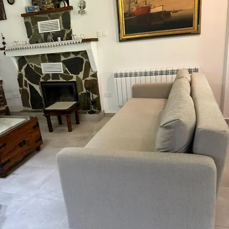 Maria's Paliomylos House * 利马索尔