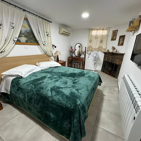 Maria's Paliomylos House 度假居 *