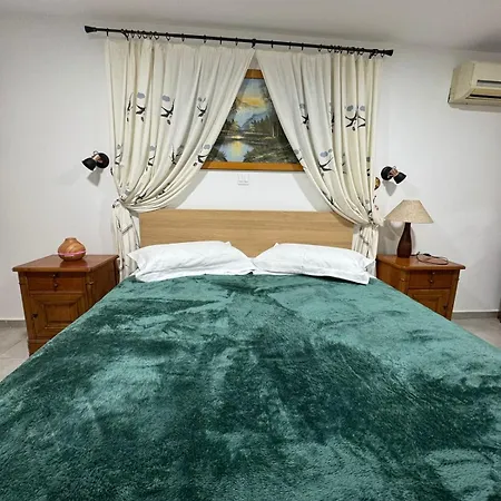 Maria's Paliomylos House 度假居